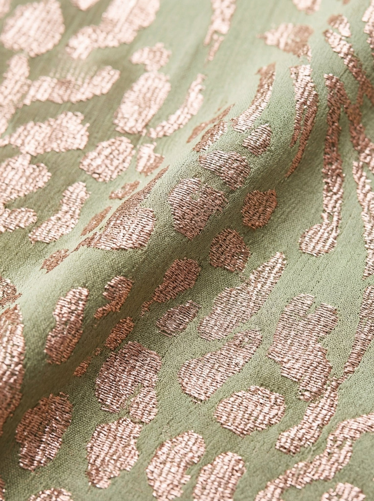 Beatriz | Midi Dress with Slimming Effect, Central Button, and Flowing Drape