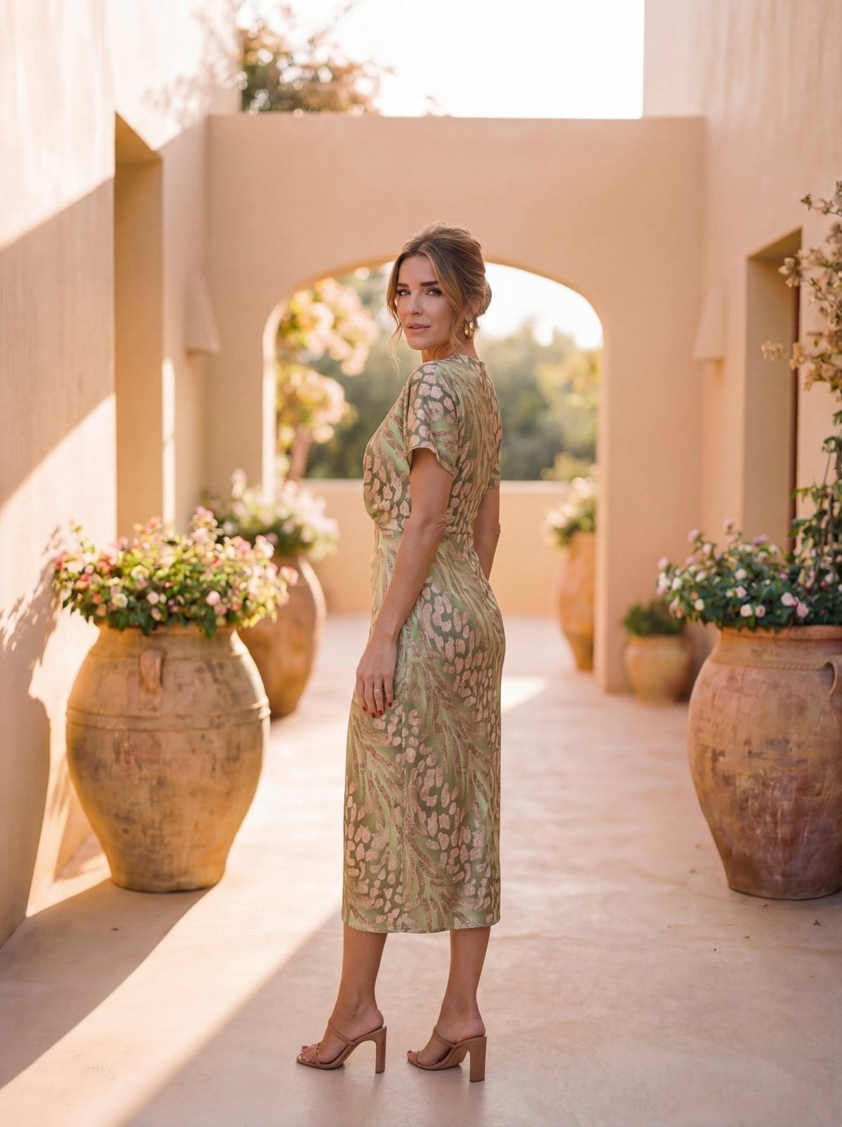 Beatriz | Midi Dress with Slimming Effect, Central Button, and Flowing Drape